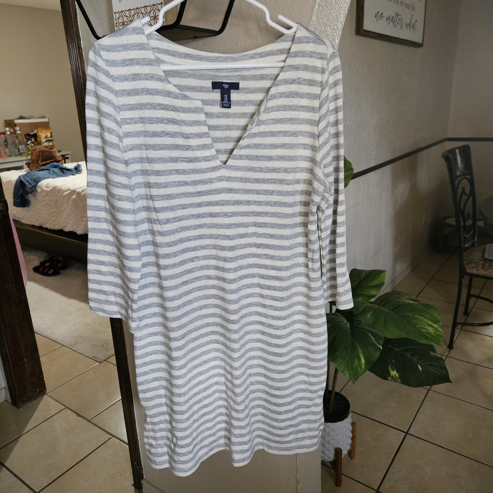 GAP White and Gray 3/4 Sleeve Tunic Top